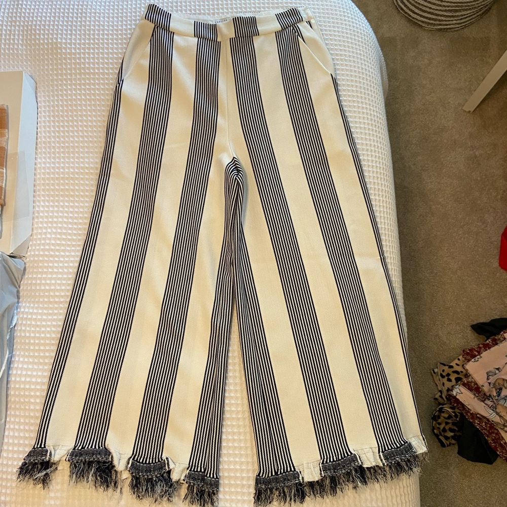 Wide leg capris